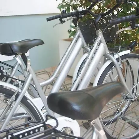 Ξενοδοχείο με διαμερίσματα Riviera