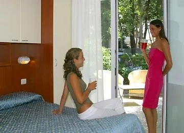 Riviera Aparthotel 2*