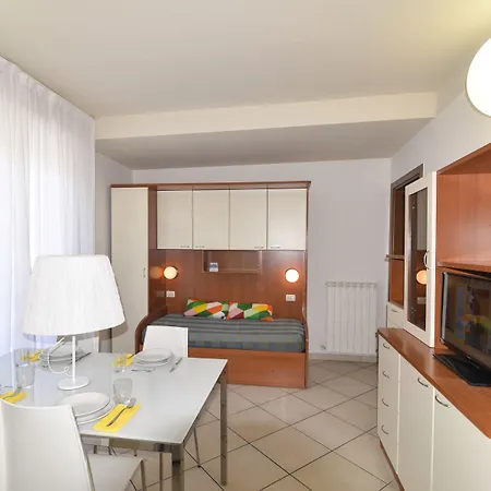 Riviera 3* רימיני