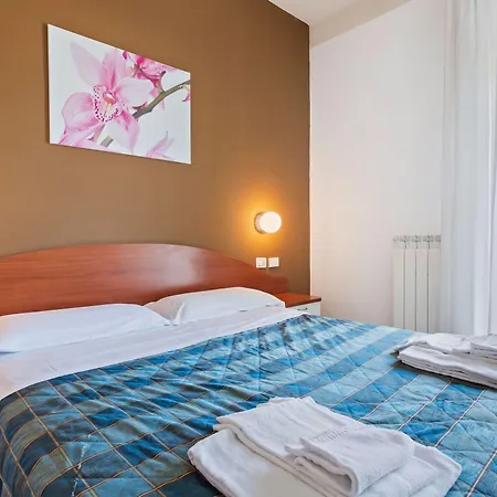 Riviera Aparthotel 3*