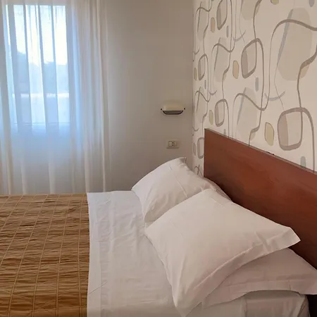 Riviera 3* רימיני