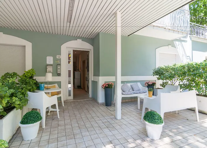 Ξενοδοχείο με διαμερίσματα Riviera 3*