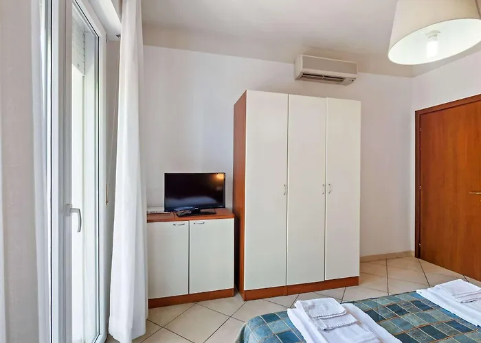 Ξενοδοχείο με διαμερίσματα Riviera 3*